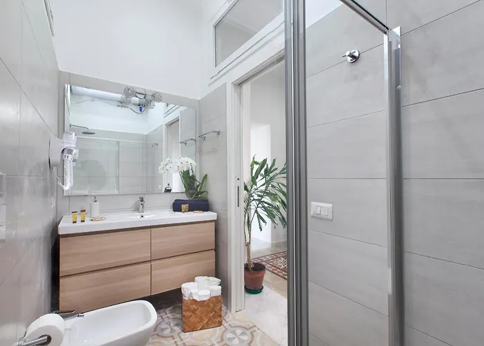 Shine House Nyaraló *