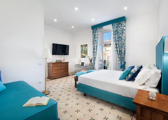 Shine House Nyaraló