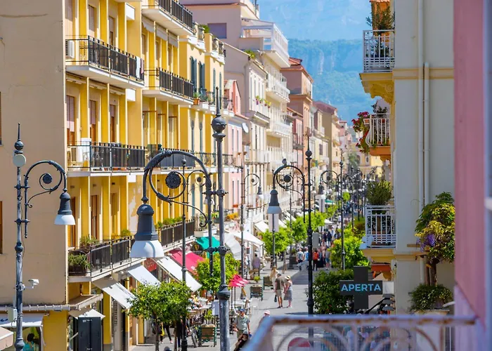 Shine House Nyaraló *