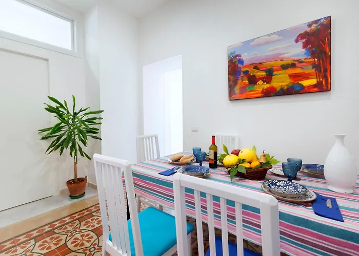 Shine House Nyaraló *