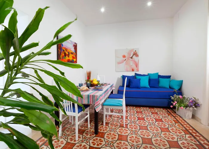 Shine House Nyaraló