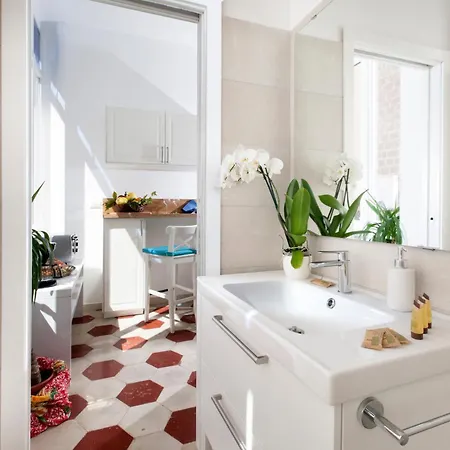 Shine House * Sorrent