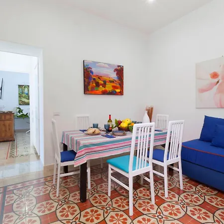 Ferienhaus Shine House *